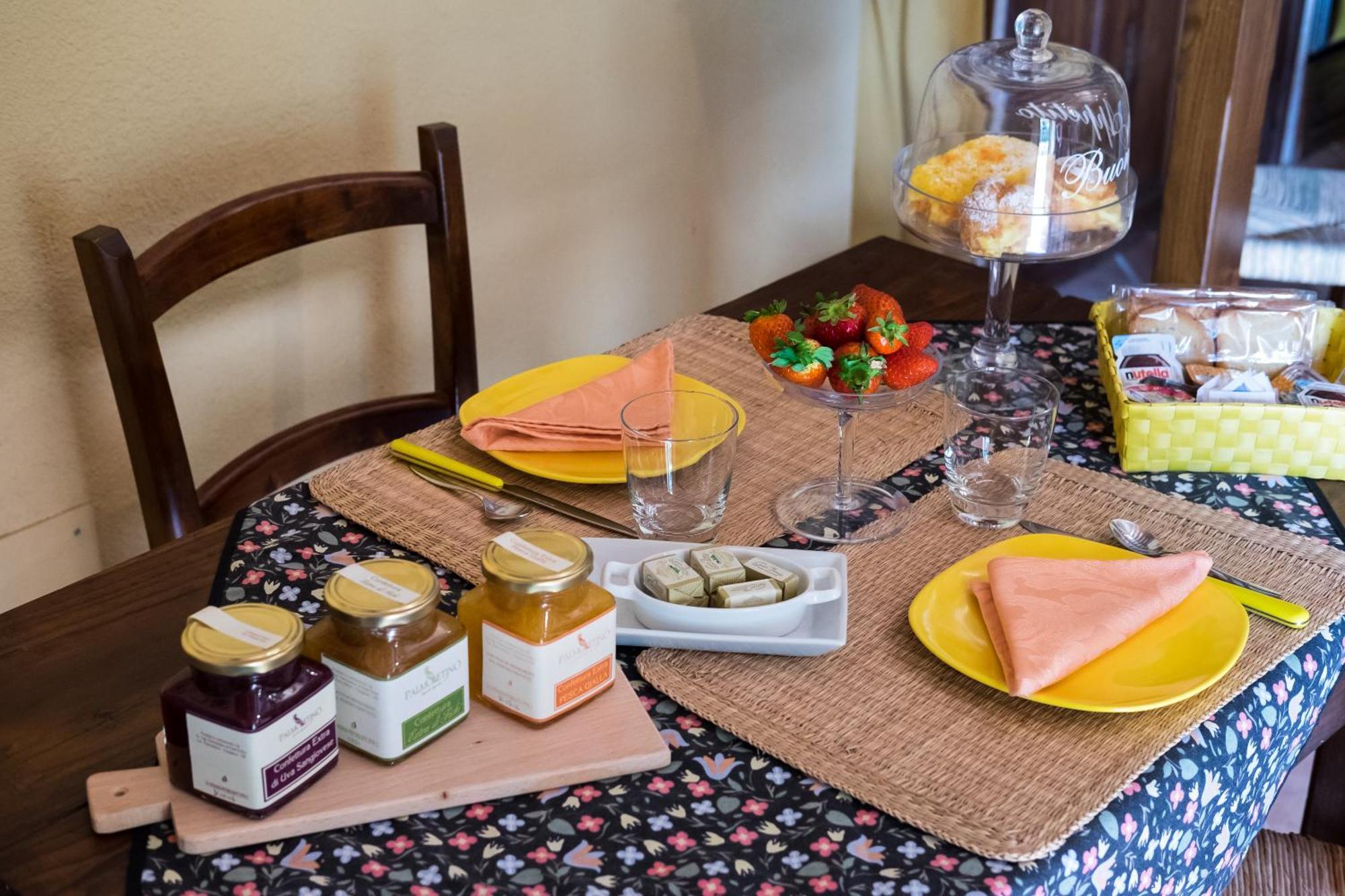 Giannetti Bed & Breakfast Poggio alle Mura Luaran gambar