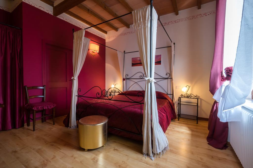 Giannetti Bed & Breakfast Poggio alle Mura Luaran gambar